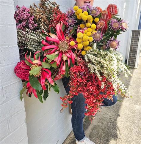 Big Daisy, just a gal that loves designing pots.